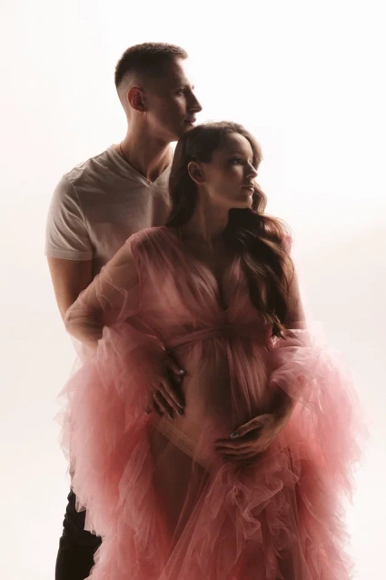 Заказать фотосессию для беременных в студии от компании Fashion Box в Омске
 – фото № 21