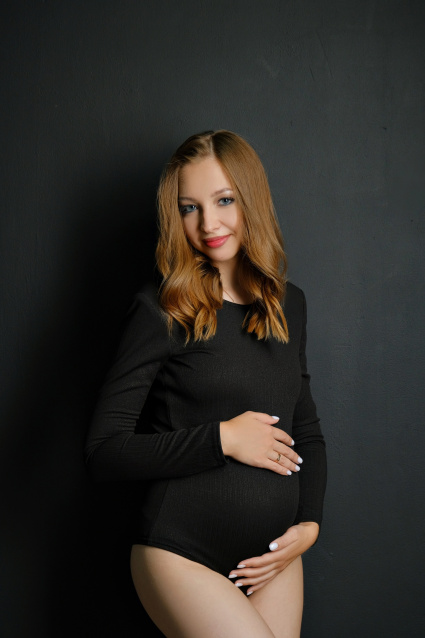 Заказать фотосессию для беременных в студии от компании Fashion Box в Омске
 – фото № 41
