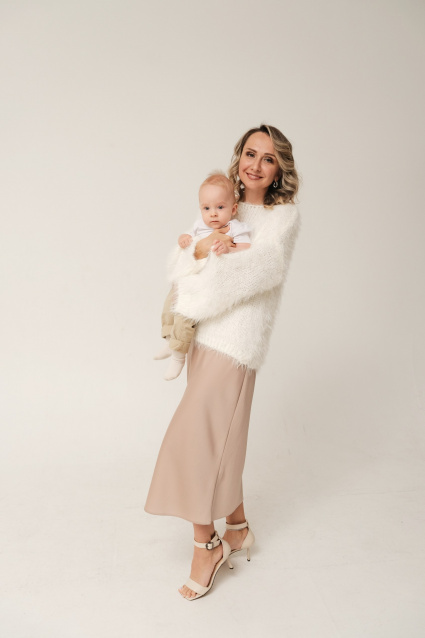 Заказать семейную фотосессию в студии с детьми в Омске от фотостудии Fashion Box

 – фото № 17