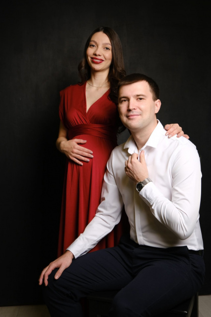 Заказать фотосессию для беременных в студии от компании Fashion Box в Омске
 – фото № 37