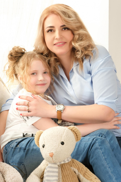 Заказать семейную фотосессию в студии с детьми в Омске от фотостудии Fashion Box

 – фото № 59