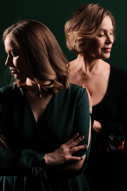 Заказать семейную фотосессию в студии с детьми в Омске от фотостудии Fashion Box

 – фото № 8