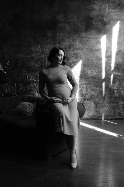 Заказать фотосессию для беременных в студии от компании Fashion Box в Омске
 – фото № 31