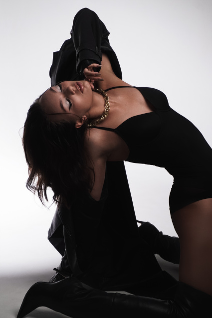 Заказать фотосессию в стиле Ню в 2-х образах в Омске от сети фотостудии Fashion Box
 – фото № 10