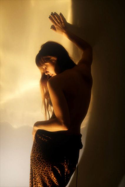 Заказать фотосессию в стиле Ню в 2-х образах в Омске от сети фотостудии Fashion Box
 – фото № 12