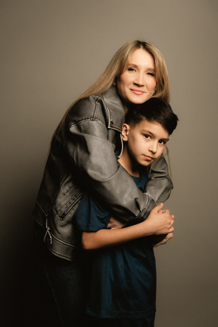 Заказать семейную фотосессию в студии с детьми в Омске от фотостудии Fashion Box

 – фото № 29