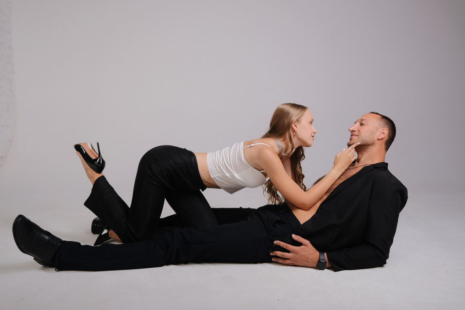 Заказать фотосессию Love Story в студии от компании Fashion Box в Омске

 – фото № 1