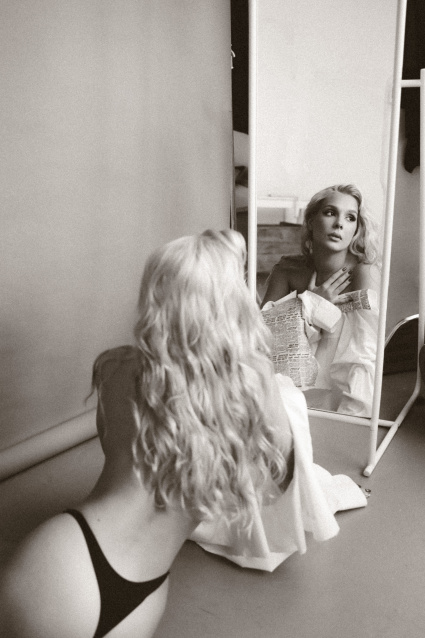 Заказать фотосессию в стиле Ню в 2-х образах в Омске от сети фотостудии Fashion Box
 – фото № 3