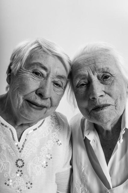 Заказать семейную фотосессию в студии с детьми в Омске от фотостудии Fashion Box

 – фото № 20