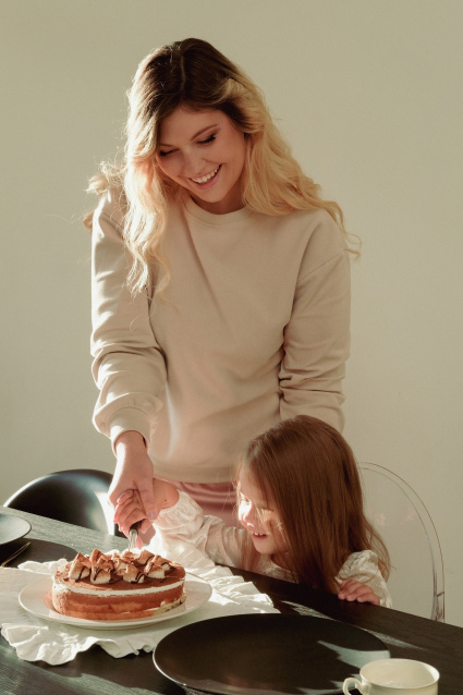 Заказать семейную фотосессию в студии с детьми в Омске от фотостудии Fashion Box

 – фото № 18