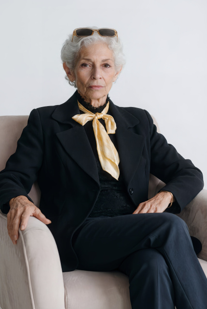 Заказать индивидуальную фотосессию в 2-х образах в Омске по отличным ценам от компании Fashion Box

 – фото № 17