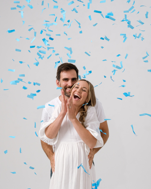 Заказать фотосессию для беременных в студии от компании Fashion Box в Омске
 – фото № 3