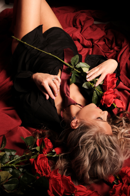 Заказать фотосессию в стиле Ню в 2-х образах в Омске от сети фотостудии Fashion Box
 – фото № 9