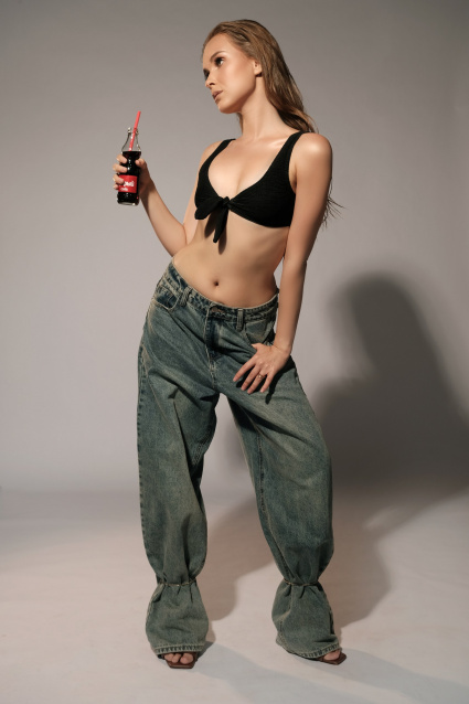 Заказать индивидуальную фотосессию в 2-х образах в Омске по отличным ценам от компании Fashion Box

 – фото № 21