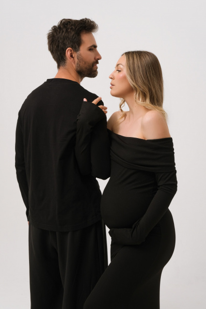 Заказать фотосессию для беременных в студии от компании Fashion Box в Омске
 – фото № 4