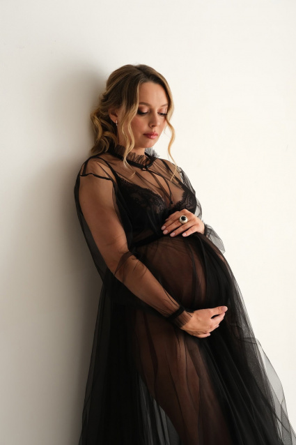 Заказать фотосессию для беременных в студии от компании Fashion Box в Омске
 – фото № 17