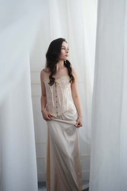 Заказать индивидуальную фотосессию в 2-х образах в Омске по отличным ценам от компании Fashion Box

 – фото № 9