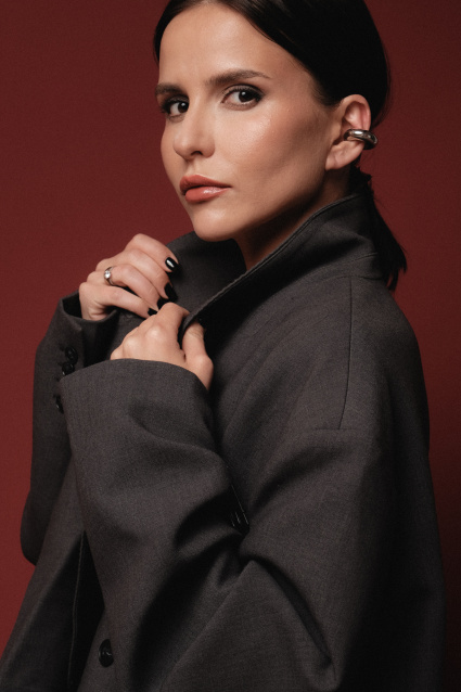 Заказать индивидуальную фотосессию в 2-х образах в Омске по отличным ценам от компании Fashion Box

 – фото № 15